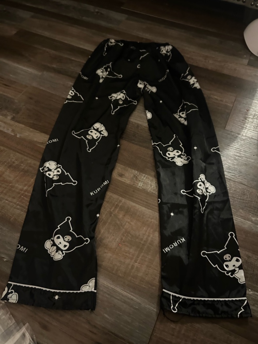 Sanrio Kuromi Ladies Satin Pajamas Black Bottoms xs-s 162